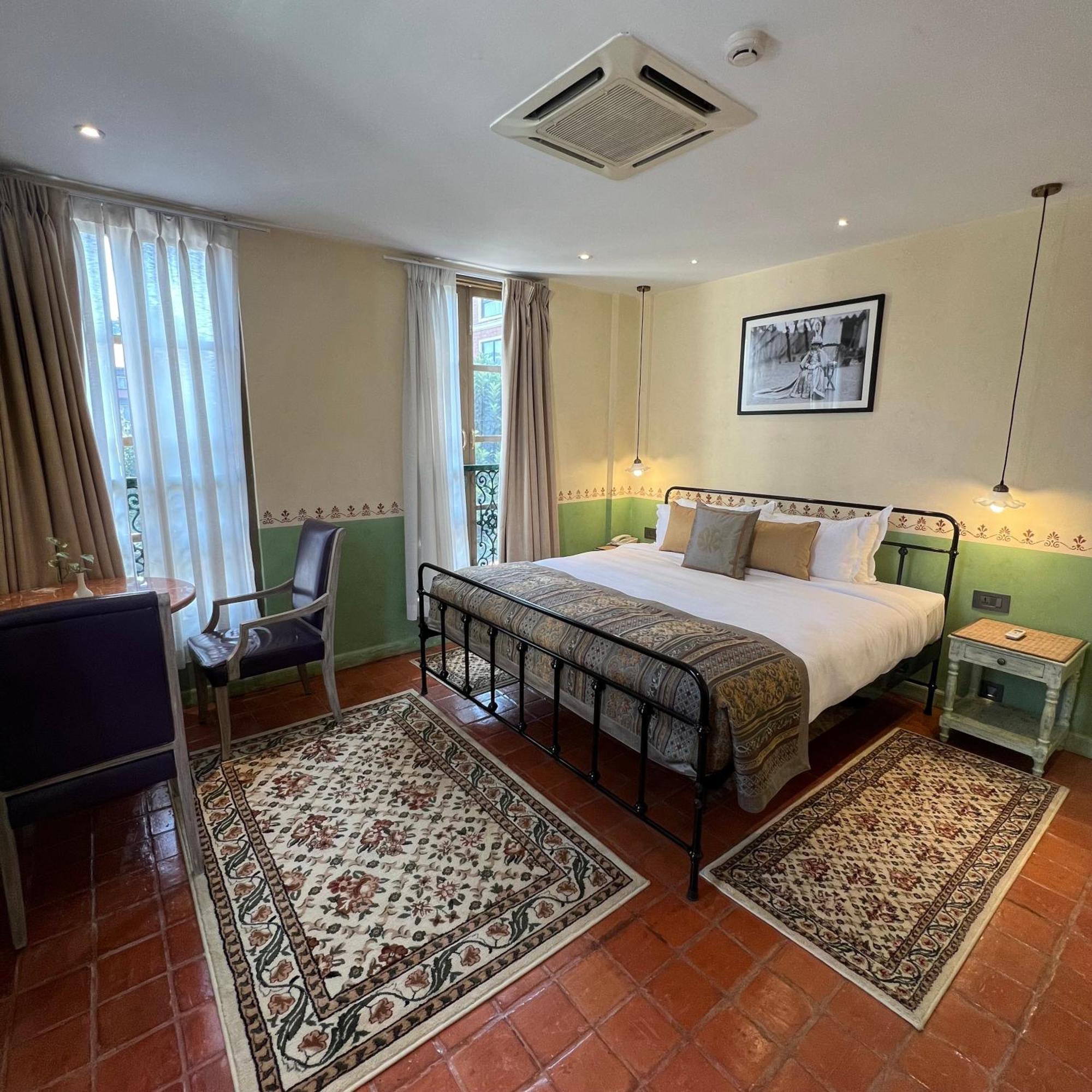 Seto Ghar Hotel Катманду Экстерьер фото